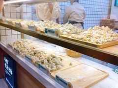 面包甜点陈列柜-袁记云饺(蛇口店)