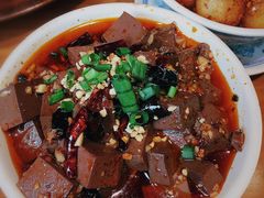 土冒血旺-炉小二铜锅牛蛙•川湘菜(三里屯店)