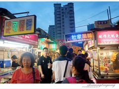 琳琅满目的小吃-瑞丰夜市