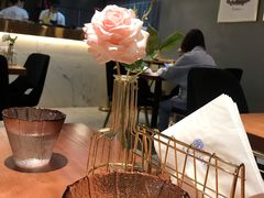-POKEE VIA&Brunch·维娅(重庆来福士店)