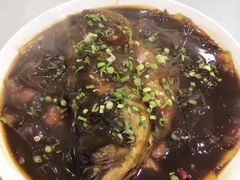 红烧鱼头粉皮-翠山·映月湖景餐厅(映月湖公园店)