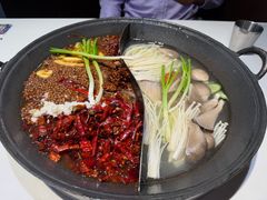 -卤校长老火锅(杨家坪直营店)