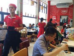 大堂-百事佳烧鸭牛腩(上海虹桥站店)