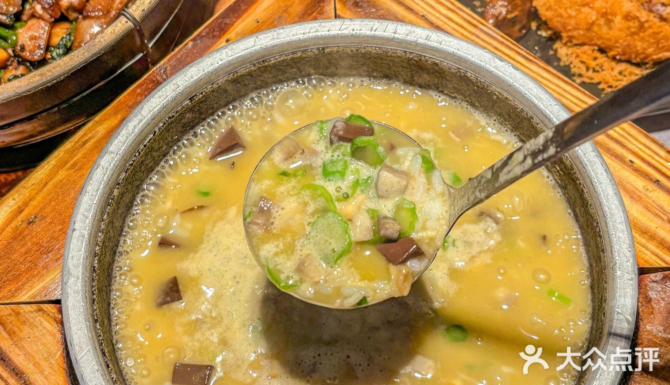 藏不住了！广州这家热腾腾的鸽汤泡饭好好吃哇 