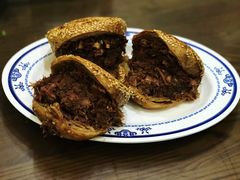 烧饼夹烧牛羊肉-老爆肚满五香烧牛羊肉