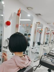 -米娜护肤造型