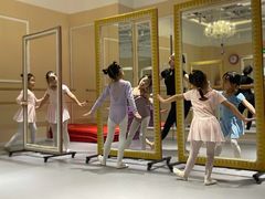 -炫艺舞蹈培训中心(枫尚奥特莱斯店)