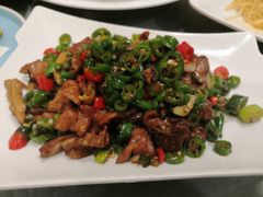 碎椒肥肠-石羊农庄