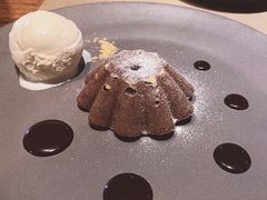 巧克力火山熔岩-Carbon莫卡哆·意大利复古集市餐厅(杭州大厦店)