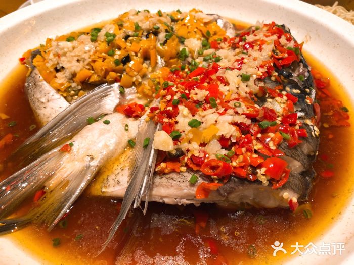 湘遇 · 湖湘小馆双色剁椒鱼头图片
