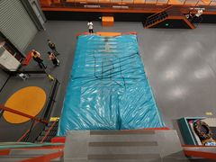 -极限PLAY运动娱乐新世界·团建派对表演休闲馆·室内高空游乐园