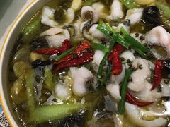 招牌川香酸菜鱼-柒园·三十年创意杭帮菜(龙湖滨江天街店)