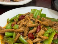-余杨鸭鸭餐厅