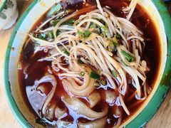 -拈签一笑黄牛肉辣卤串串