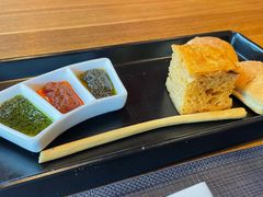 送面包及其绿色酱-安妮意大利餐厅(丽都店)