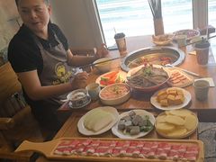 -城墙拐拐火锅(三峡广场黑金冠店)