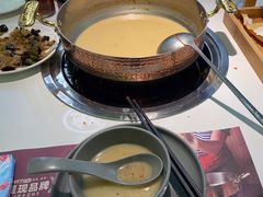 -洪氏嗨捞·广东猪肚鸡·椰子鸡火锅(西咸万象城店)
