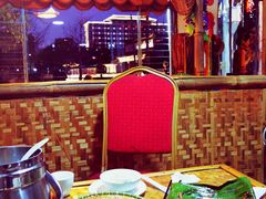 -傣家寨花园主题餐厅