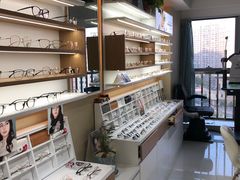 -视野联行眼镜·蔡司授权店(长白万象汇店)