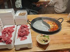 -香逸山自助火锅