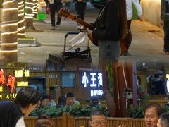 -三亚火车头万人海鲜广场