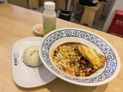 -李与白包子铺(桐梓林店)