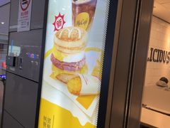 -麦当劳(上海虹桥站30B检票口楼上)