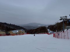 -亚布力新体委滑雪场