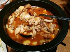 黑松茸牛肝菌焖牛蛙-云海肴·汽锅鸡·云南菜(天山百盛优客店)