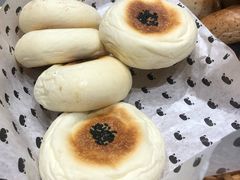 -沁屋面包店(人民东路店)