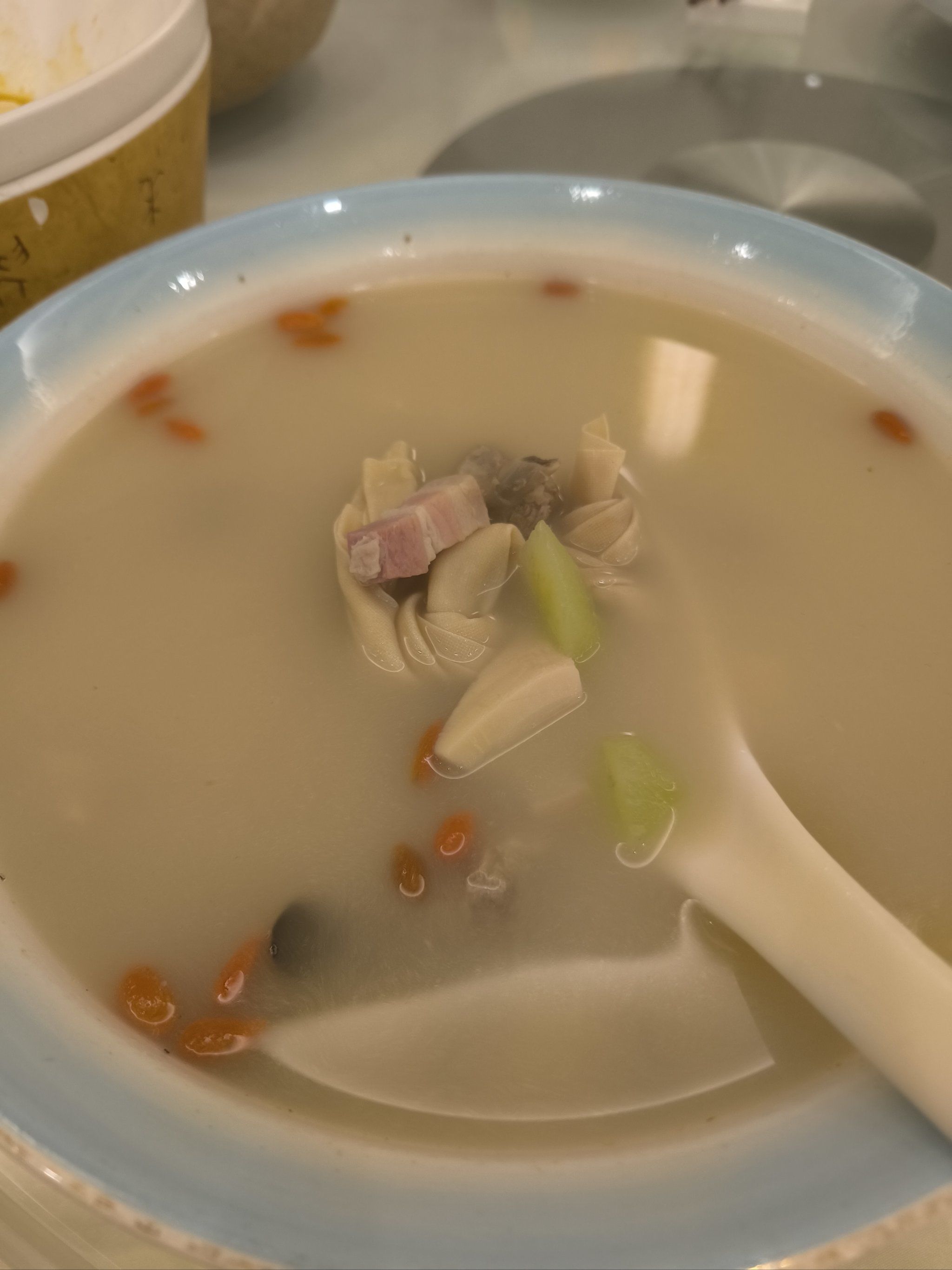 姥姥想吃响油鳝糊了,上海本帮菜,菜量还可