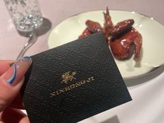 脆皮乳鸽-荣轩(新荣记环球金融中心店)