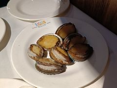 鲍鱼-领鲜活海鲜榴莲自助火锅(东门店)