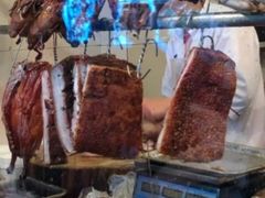 脆皮烧肉-西华美食•老广烧腊(百灵路店)