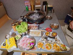 -围炉肉舍•炭烤活鳗•丹东海鲜烤肉(步行街店)