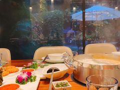 -樾餐厅泰式海鲜火锅(民歌湖店)