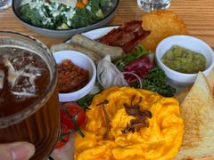 -Common Table · Brunch & Coffee