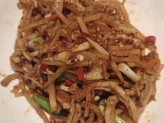 -阿瓦山寨·湘菜现炒·剁椒鱼头王(咸阳总店)