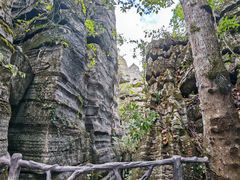 -梭布垭石林景区