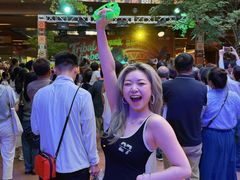 -瑞虹新天地月亮湾