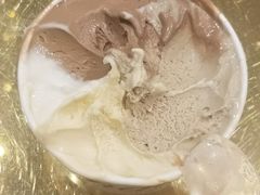 四个球的冰淇淋-VENCHI 闻绮(北京国贸商城店)