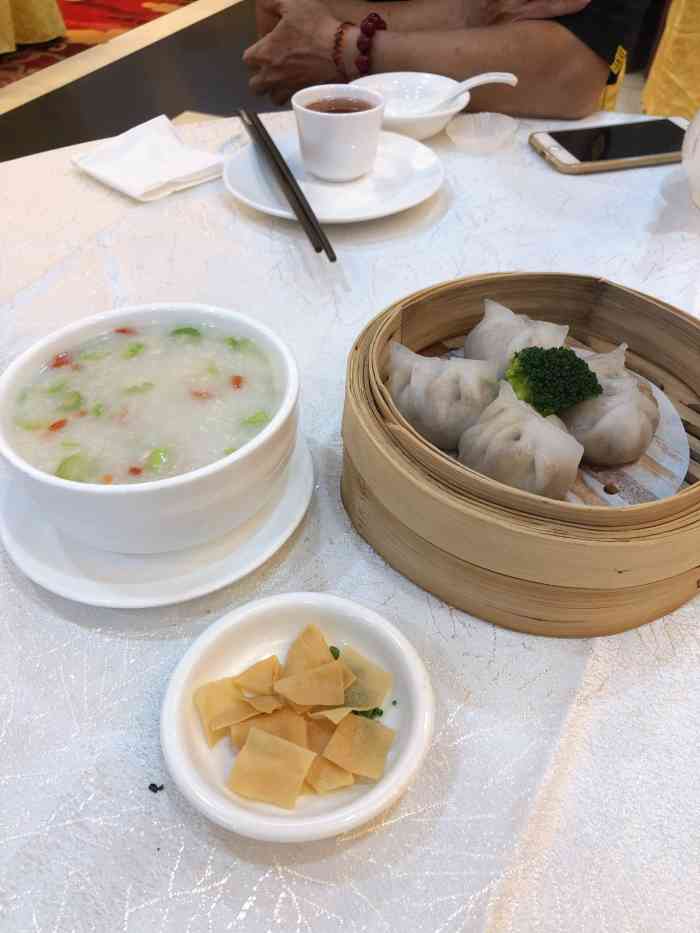 百合豪宴-"春节期间过去喝了个午茶,中午去的,人很多.