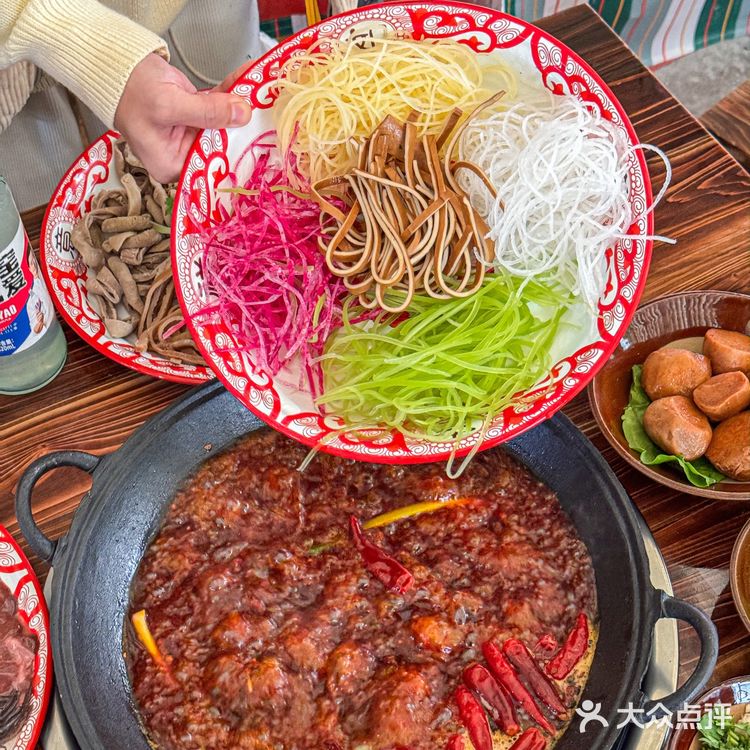 地摊牛杂火锅!一个月吃几顿!