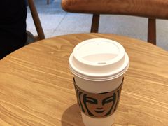 靠窗位-星巴克臻选(上海中环广场2F店)