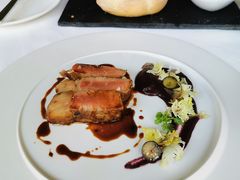 安格斯5级西冷牛排搭配红椰菜泥-AZUR聚(香格里拉饭店)