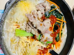 -灵芝妹子海鲜米线(劳动公园店)