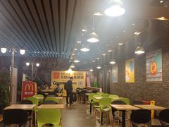 大堂-麦当劳(郑州东高铁站店)