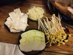 -岗上渣渣老火锅(两路口店)