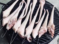 生烤猪尾巴-乔岩保应烧烤店