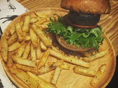 芝心手打牛肉堡-龙治汉堡(中华城店)